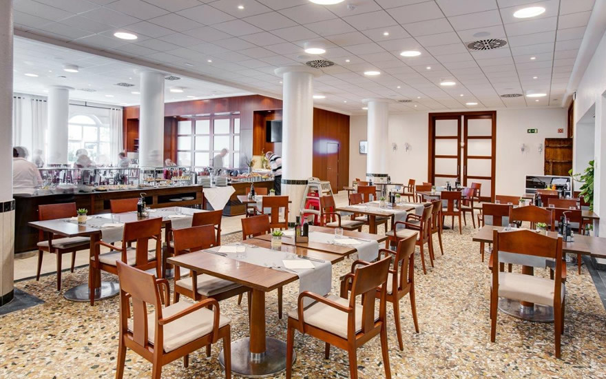 Desayuno en Oliva Nova