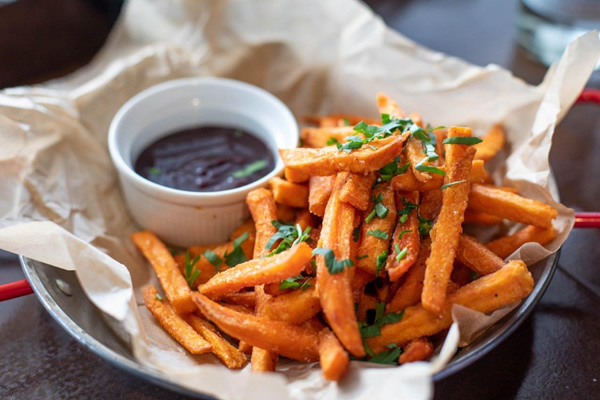 Boniato frito con salsa ranchera