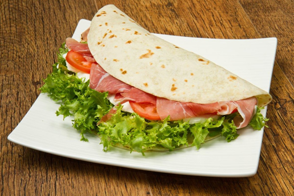 Piadina con jamón ibérico